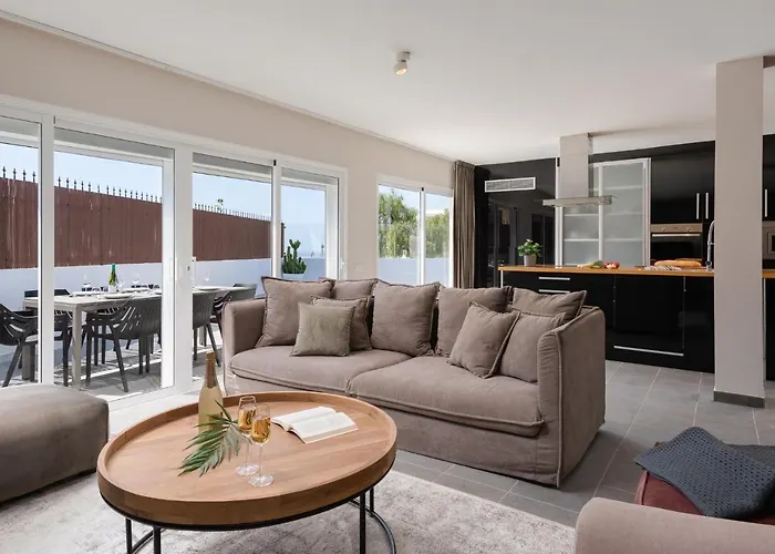 Luxury Callao Private Heated Pool Free Car Except Christmas Villa *