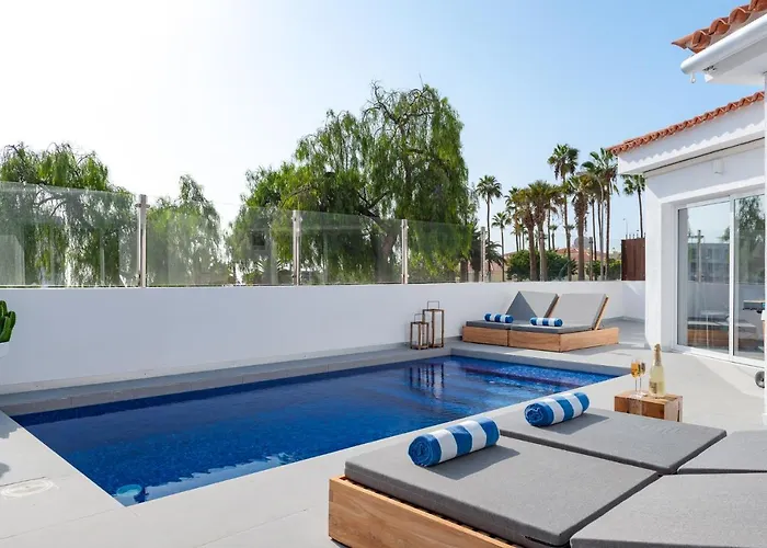 Luxury Callao Private Heated Pool Free Car Except Christmas *