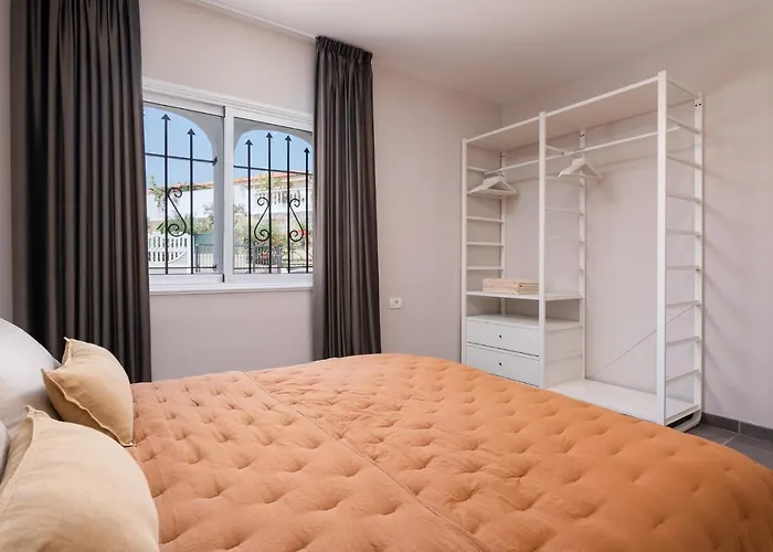 Luxury Callao Private Heated Pool Free Car Except Christmas