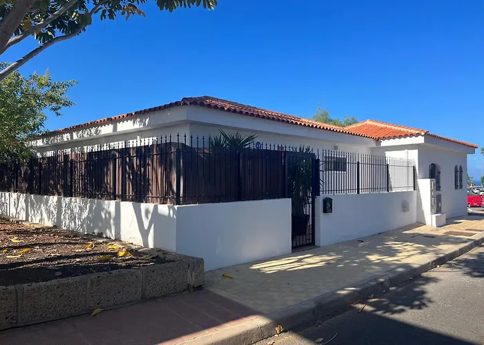 Luxury Callao Private Heated Pool Free Car Except Christmas